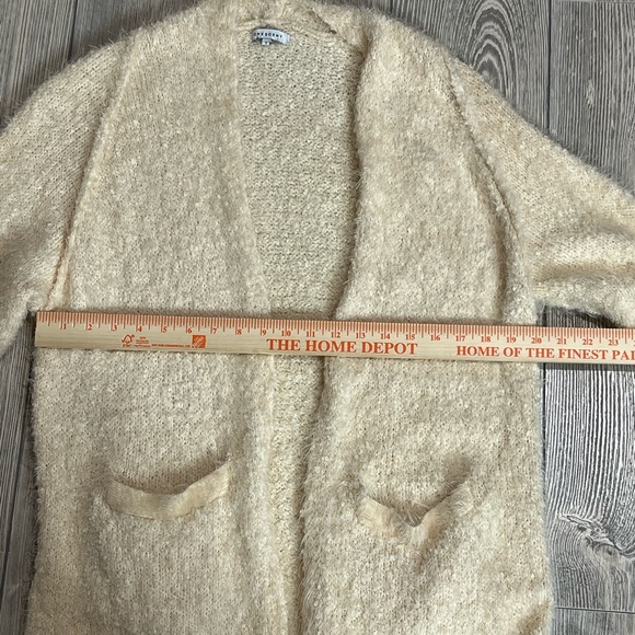 Crescent Cream Colored Fuzzy Knit Open Cardigan with Pockets Size Small - Picture 8 of 8